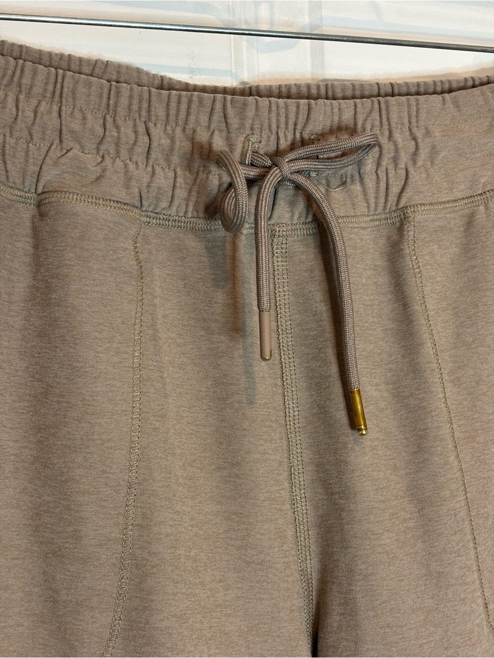 Beyond Yoga Space Dye Commuter Jogger Drawstring Pants Birch Heather Tan XS - Picture 3 of 10